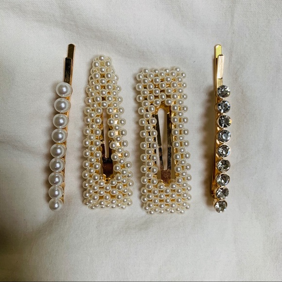 Zara Accessories - Zara Pearl & Crystal Gold Barrette Set